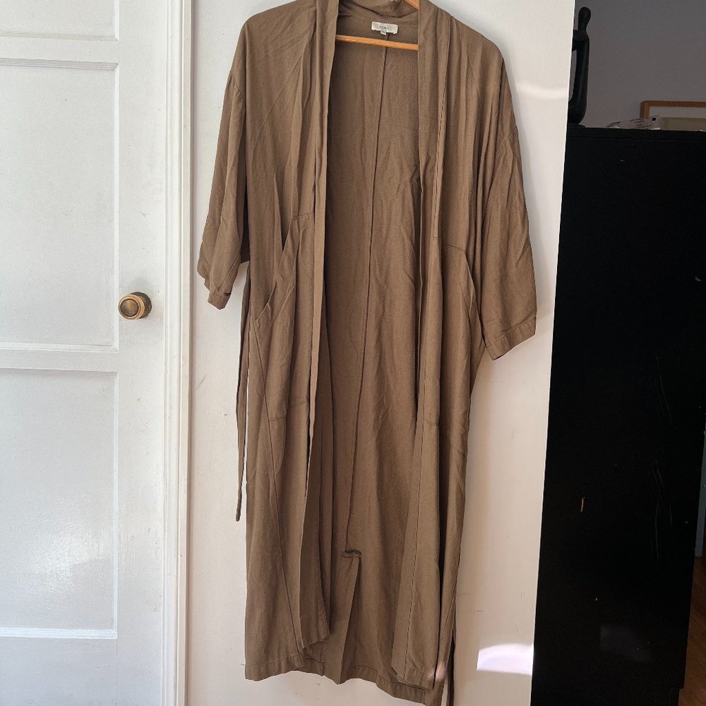 OZMA Tan Robe - Picture 1 of 7